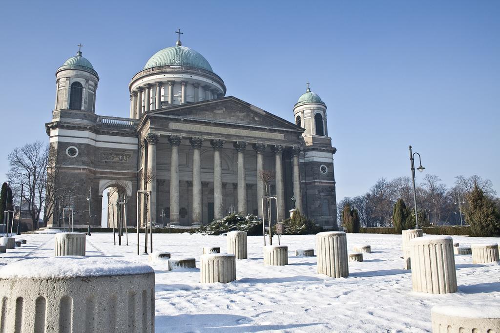 Amadeus Vendégház Esztergom Extérieur photo