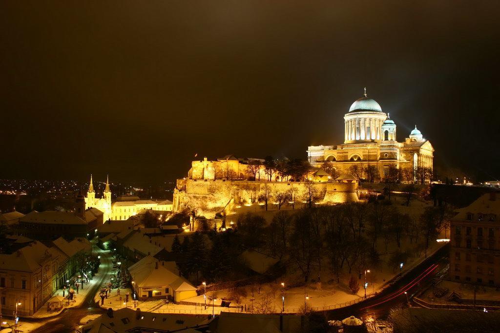Amadeus Vendégház Esztergom Extérieur photo